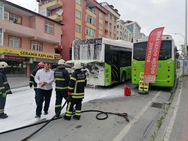 seyir halindeki belediye otobusunde korkutan 7 14165437 o