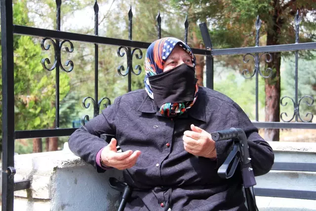 Solingen faciasında hayatını kaybedenler, Amasya'daki kabirleri başında anıldı Solingen faciasında hayatını kaybedenler, Amasya'daki kabirleri başında anıldı