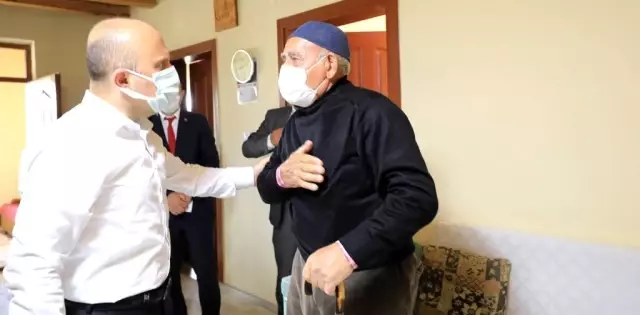 Vali Varol'dan şehit ailelerine ziyaret Vali Varol'dan şehit ailelerine ziyaret