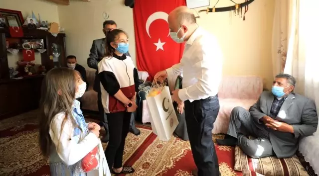 Vali Varol'dan şehit ailelerine ziyaret Vali Varol'dan şehit ailelerine ziyaret
