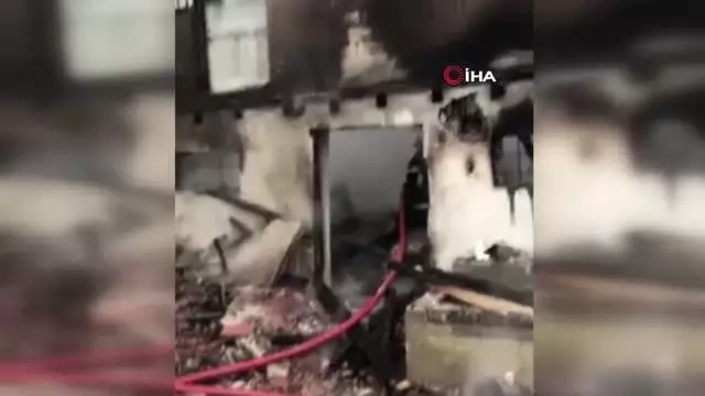 Yıldırım evi yaktı Yıldırım evi yaktı