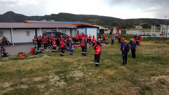 15. Bölge UMKE kentleri tatbikatı Afyonkarahisar'da yapıldı 15. Bölge UMKE kentleri tatbikatı Afyonkarahisar'da yapıldı
