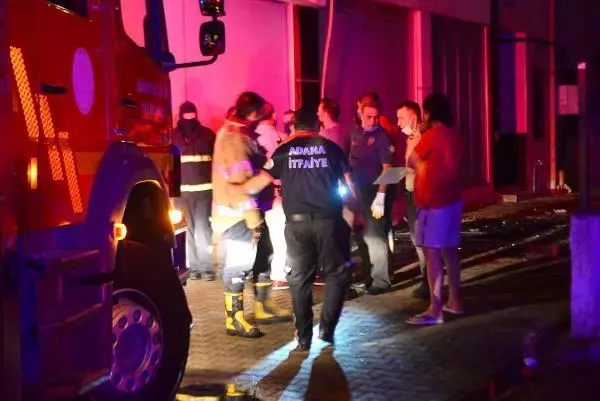 Son dakika haberi | ADANA'DA EV YANGINI 1 ÖLÜ, 3 YARALI Son dakika haberi | ADANA'DA EV YANGINI 1 ÖLÜ, 3 YARALI
