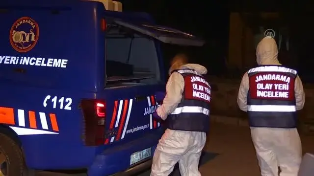 AFYONKARAHİSAR - İki aile arasında çıkan silahlı kavgada 6 kişi yaralandı AFYONKARAHİSAR - İki aile arasında çıkan silahlı kavgada 6 kişi yaralandı