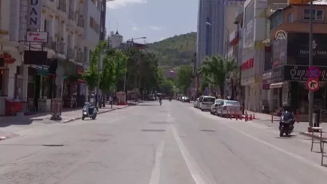 AFYONKARAHİSR - Sokağa çıkma kısıtlamasına uyuluyor AFYONKARAHİSR - Sokağa çıkma kısıtlamasına uyuluyor