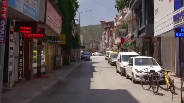 AFYONKARAHİSR - Sokağa çıkma kısıtlamasına uyuluyor AFYONKARAHİSR - Sokağa çıkma kısıtlamasına uyuluyor