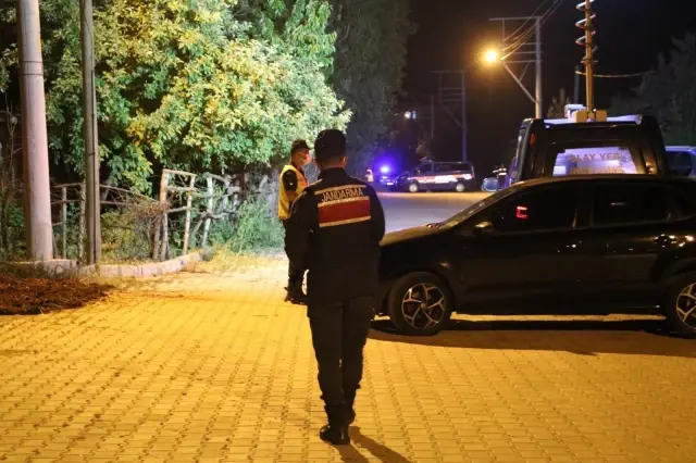 Son dakika haberleri... Arazi anlaşmazlığından çıkan silahlı kavgada 6 kişi yaralandı Son dakika haberleri... Arazi anlaşmazlığından çıkan silahlı kavgada 6 kişi yaralandı