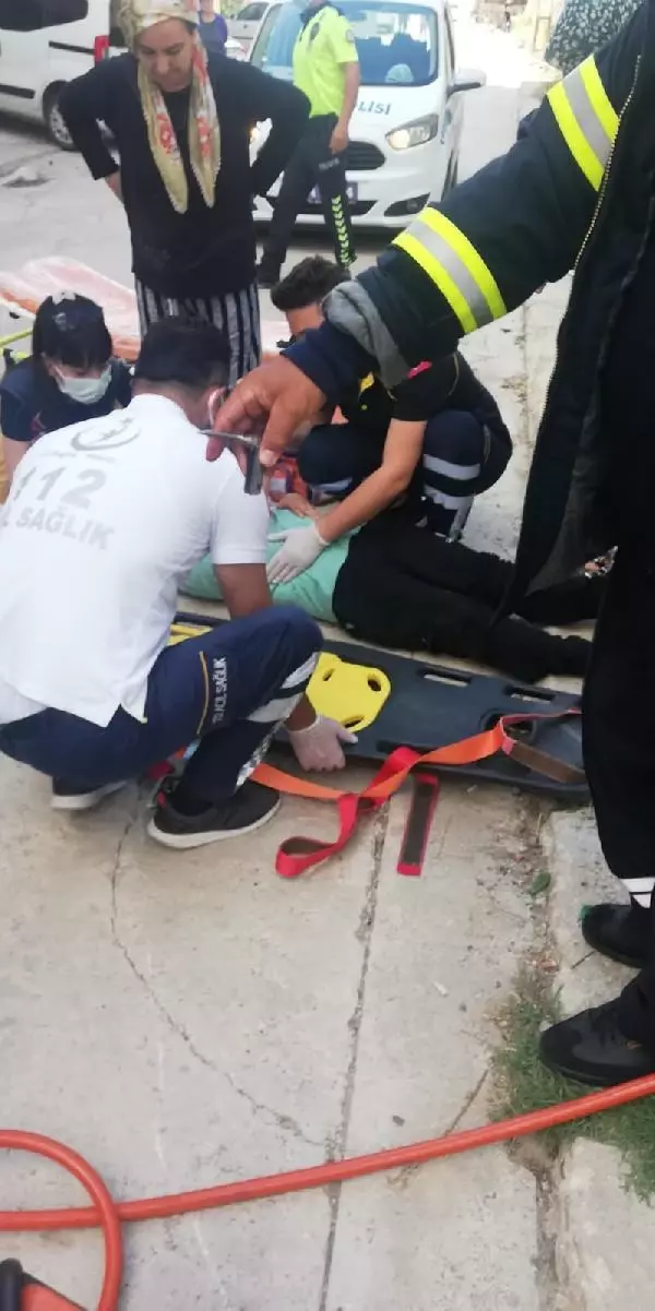Bisikletin pedalındaki metal, Mustafa'nın karnına saplandı Bisikletin pedalındaki metal, Mustafa'nın karnına saplandı