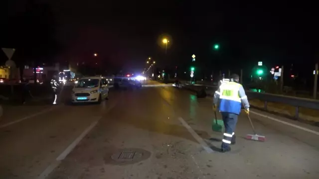 Son dakika haber | Boş yolda kırmızı ışık ihlali yapan motosikletli kazaya neden oldu: 1'i ağır 3 yaralı Son dakika haber | Boş yolda kırmızı ışık ihlali yapan motosikletli kazaya neden oldu: 1'i ağır 3 yaralı