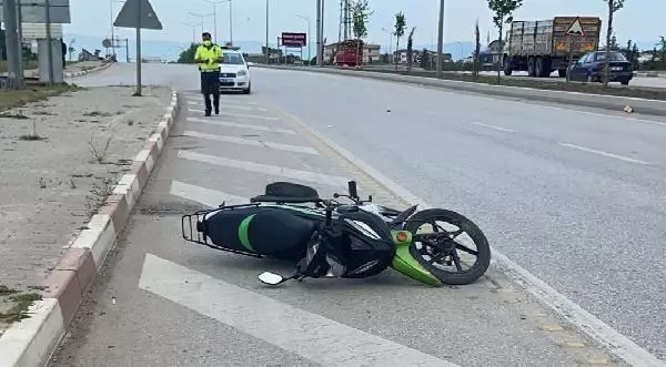 BURSA DEVRİLEN MOTOSİKLETTEKİ ANNE VE OĞLU, METRELERCE SÜRÜKLENDİ BURSA DEVRİLEN MOTOSİKLETTEKİ ANNE VE OĞLU, METRELERCE SÜRÜKLENDİ