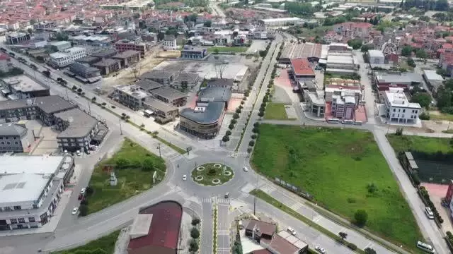 (DRONE) - Cadde ve sokaklarda sessizlik hakim (DRONE) - Cadde ve sokaklarda sessizlik hakim