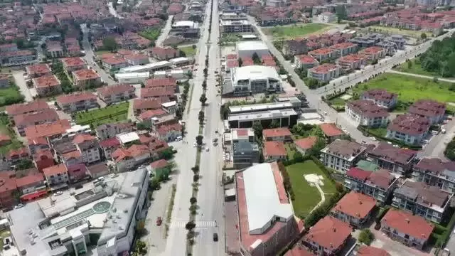 (DRONE) - Cadde ve sokaklarda sessizlik hakim (DRONE) - Cadde ve sokaklarda sessizlik hakim