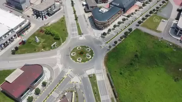 (DRONE) - Cadde ve sokaklarda sessizlik hakim (DRONE) - Cadde ve sokaklarda sessizlik hakim