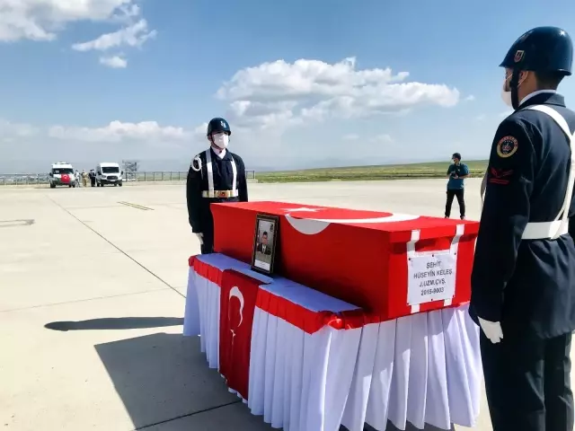 Son dakika haber... Eren-15 Operasyonunda şehit olan Jandarma Uzman Çavuş Hüseyin Keleş'in cenazesi Ankara'ya gönderildi Son dakika haber... Eren-15 Operasyonunda şehit olan Jandarma Uzman Çavuş Hüseyin Keleş'in cenazesi Ankara'ya gönderildi