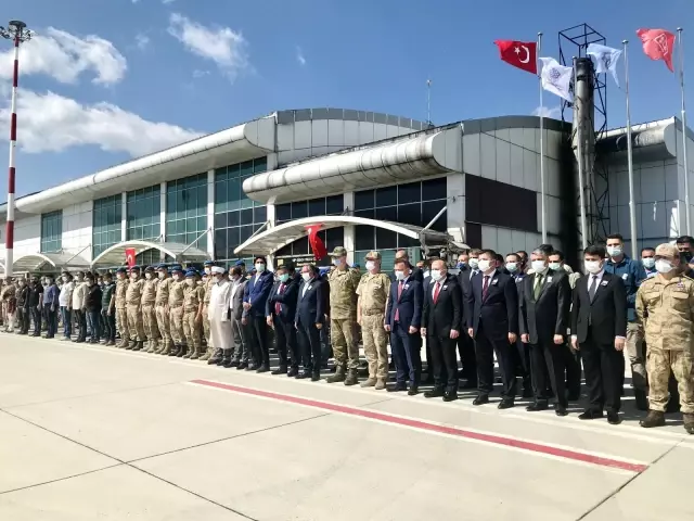 Son dakika haber... Eren-15 Operasyonunda şehit olan Jandarma Uzman Çavuş Hüseyin Keleş'in cenazesi Ankara'ya gönderildi Son dakika haber... Eren-15 Operasyonunda şehit olan Jandarma Uzman Çavuş Hüseyin Keleş'in cenazesi Ankara'ya gönderildi