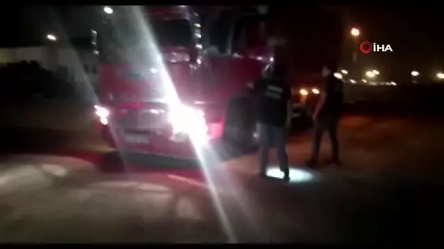 Ev eşyası yüklü kamyondan 175 kilo 500 gram esrar çıktı Ev eşyası yüklü kamyondan 175 kilo 500 gram esrar çıktı