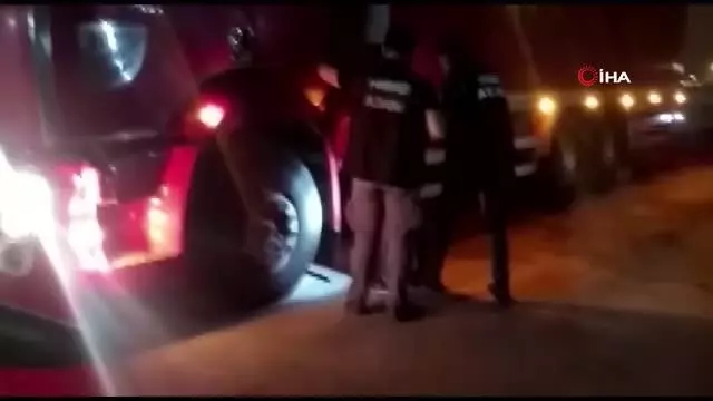 Ev eşyası yüklü kamyondan 175 kilo 500 gram esrar çıktı Ev eşyası yüklü kamyondan 175 kilo 500 gram esrar çıktı