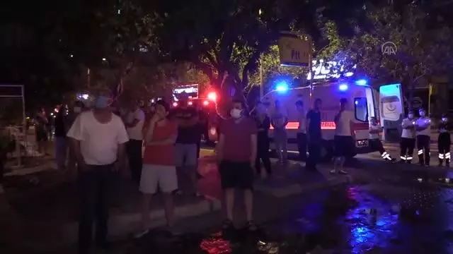 Evde çıkan yangında 1 kişi hayatını kaybetti, 3 kişi yaralandı Evde çıkan yangında 1 kişi hayatını kaybetti, 3 kişi yaralandı