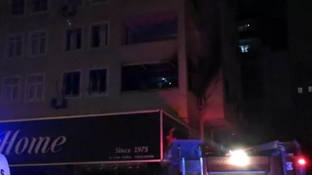 Son Dakika | Evde çıkan yangında 1 kişi öldü, 3 kişi yaralandı Son Dakika | Evde çıkan yangında 1 kişi öldü, 3 kişi yaralandı