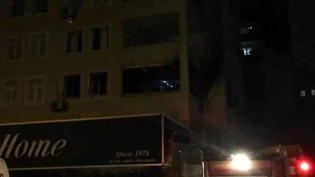 Son Dakika | Evde çıkan yangında 1 kişi öldü, 3 kişi yaralandı Son Dakika | Evde çıkan yangında 1 kişi öldü, 3 kişi yaralandı