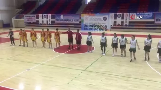 İşitme Engelliler Kadınlar Hentbol Türkiye Şampiyonası devam ediyor İşitme Engelliler Kadınlar Hentbol Türkiye Şampiyonası devam ediyor