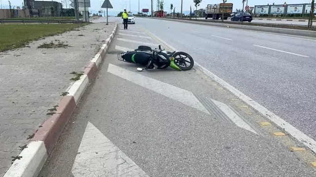 Motosiklet devrilerek sürüklendi; anne ve oğlu ağır yaralandı Motosiklet devrilerek sürüklendi; anne ve oğlu ağır yaralandı