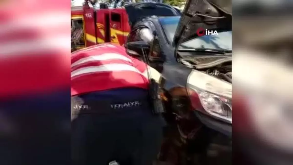 Son Dakika | Park halindeki araca giren yılanı itfaiye çıkardı