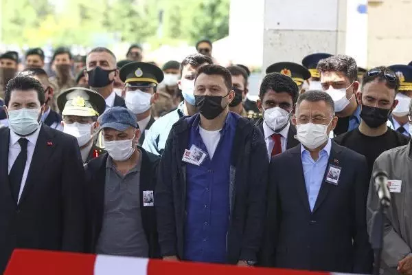ŞEHİT EŞİNDEN YÜREK YAKAN HAYKIRIŞ ŞEHİT EŞİNDEN YÜREK YAKAN HAYKIRIŞ