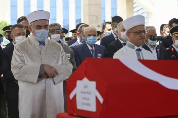ŞEHİT EŞİNDEN YÜREK YAKAN HAYKIRIŞ ŞEHİT EŞİNDEN YÜREK YAKAN HAYKIRIŞ