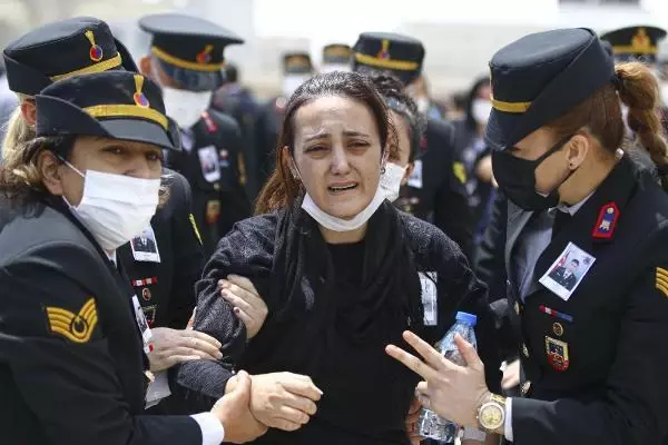 ŞEHİT EŞİNDEN YÜREK YAKAN HAYKIRIŞ ŞEHİT EŞİNDEN YÜREK YAKAN HAYKIRIŞ