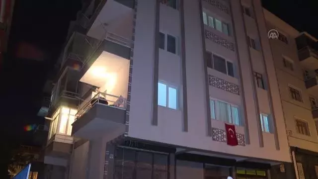 Şehit Jandarma Uzman Çavuş Hüseyin Keleş'in Ankara'daki ailesine acı haber verildi Şehit Jandarma Uzman Çavuş Hüseyin Keleş'in Ankara'daki ailesine acı haber verildi