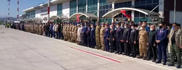 Son dakika! ŞEHİT UZMAN ÇAVUŞ İÇİN AĞRI'DA TÖREN Son dakika! ŞEHİT UZMAN ÇAVUŞ İÇİN AĞRI'DA TÖREN
