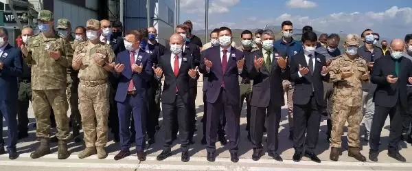 Son dakika! ŞEHİT UZMAN ÇAVUŞ İÇİN AĞRI'DA TÖREN Son dakika! ŞEHİT UZMAN ÇAVUŞ İÇİN AĞRI'DA TÖREN