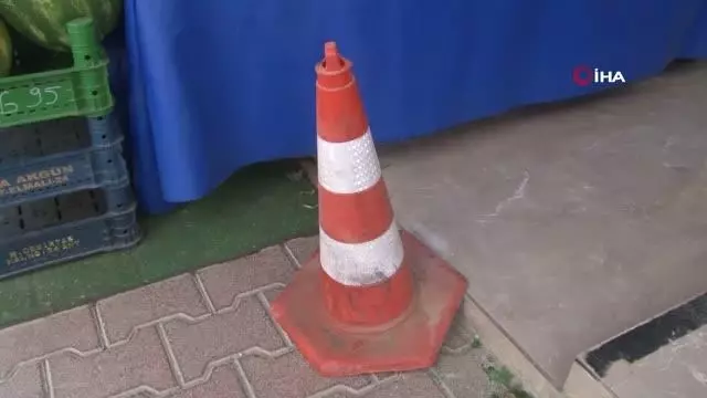 Taksicinin dubayla karşılık verdiği kurşunlardan biri karpuza isabet etti Taksicinin dubayla karşılık verdiği kurşunlardan biri karpuza isabet etti