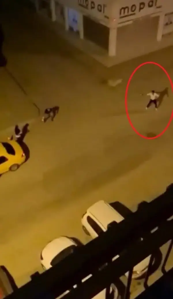 Son dakika haber | Taksiciye tabancalı saldırı kamerada Son dakika haber | Taksiciye tabancalı saldırı kamerada