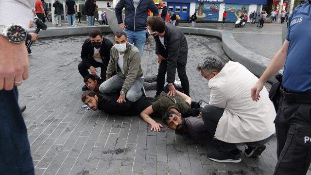 TAKSİM MEYDANI'NDA KEMERLİ KAVGA KAMERA; ÖZEL HAREKAT DEVREYE GİRDİ: 6 GÖZALTI