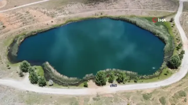 Torosların nazar boncuğu Dipsiz Göl, buz gibi suyu ve masmavi rengiyle ziyaretçilerini bekliyor Torosların nazar boncuğu Dipsiz Göl, buz gibi suyu ve masmavi rengiyle ziyaretçilerini bekliyor