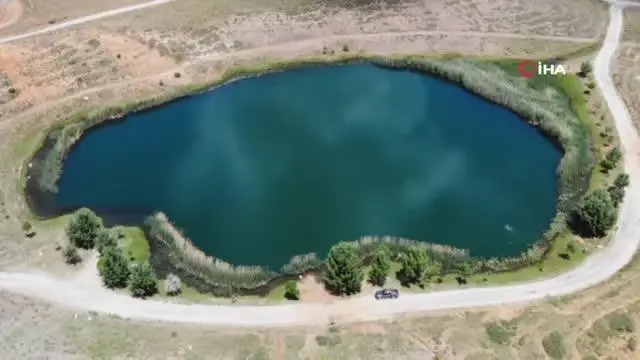 Torosların nazar boncuğu Dipsiz Göl, buz gibi suyu ve masmavi rengiyle ziyaretçilerini bekliyor Torosların nazar boncuğu Dipsiz Göl, buz gibi suyu ve masmavi rengiyle ziyaretçilerini bekliyor