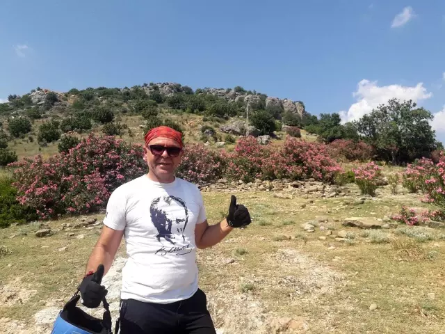 Yamaç paraşütleri gökyüzünü renklendirdi Yamaç paraşütleri gökyüzünü renklendirdi