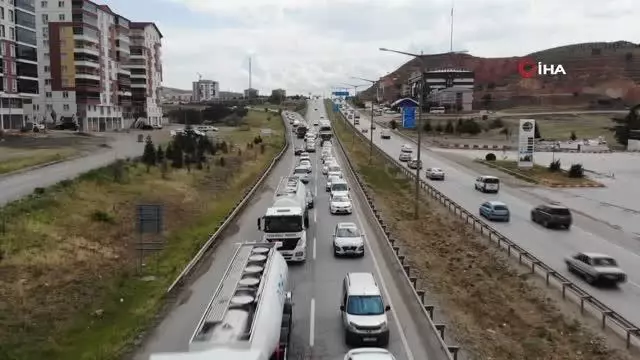 43 ilin bağlantı noktasında trafik yoğunluğu 43 ilin bağlantı noktasında trafik yoğunluğu