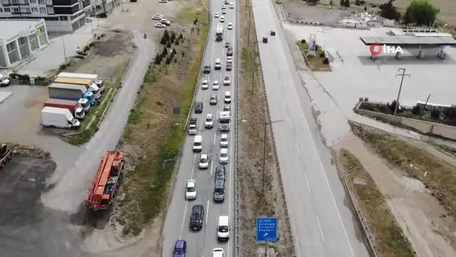 43 ilin bağlantı noktasında trafik yoğunluğu 43 ilin bağlantı noktasında trafik yoğunluğu