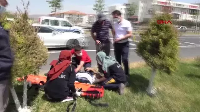 AKSARAY DUR İHTARINA UYMAYAN SÜRÜCÜ, OTOMOBİLİYLE POLİS ARACINA ÇARPTI: 1'İ POLİS, 4 YARALI AKSARAY DUR İHTARINA UYMAYAN SÜRÜCÜ, OTOMOBİLİYLE POLİS ARACINA ÇARPTI: 1'İ POLİS, 4 YARALI