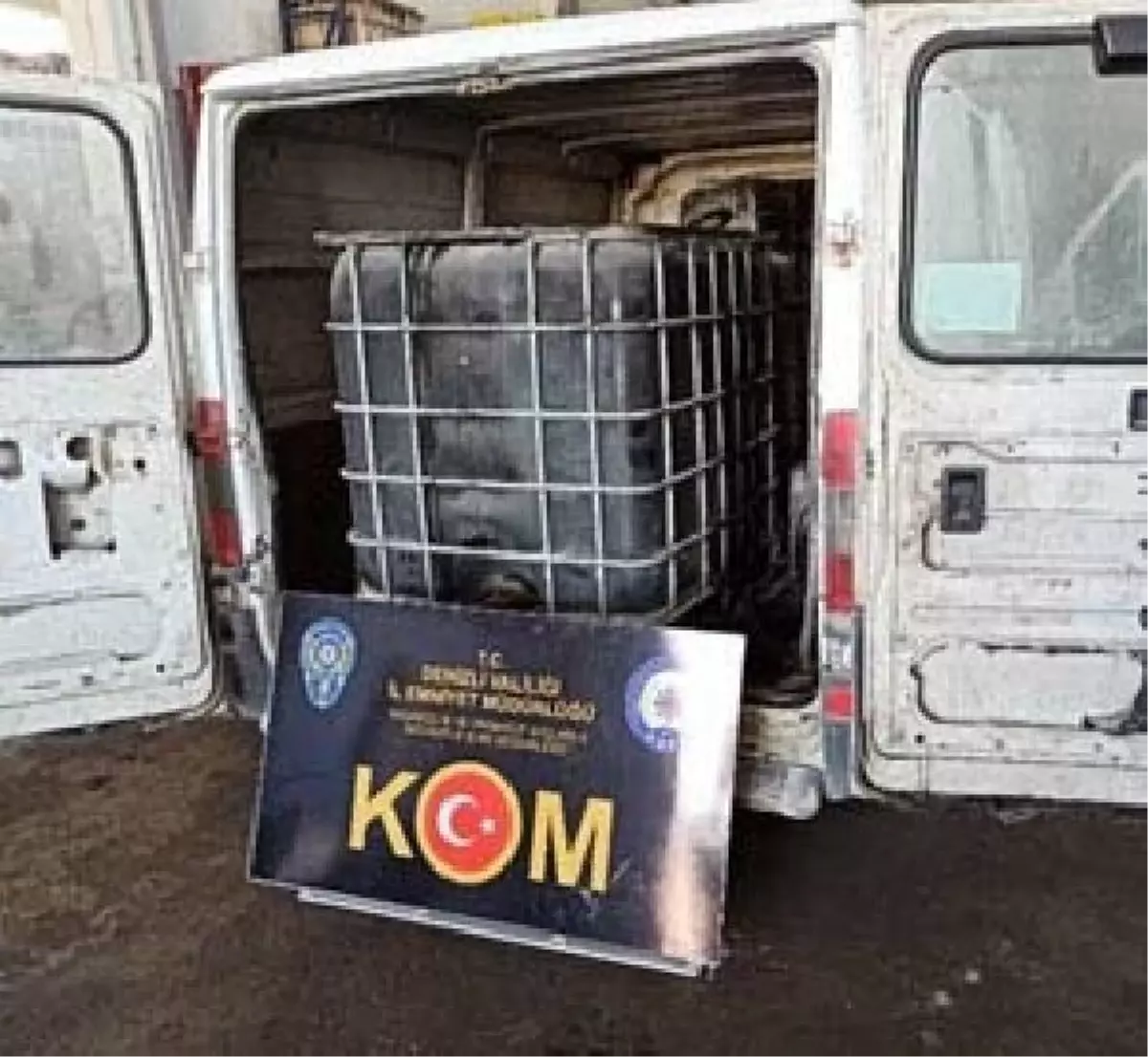 Denizli'de 6 bin 750 litre kaçak akaryakıt ele geçirildi