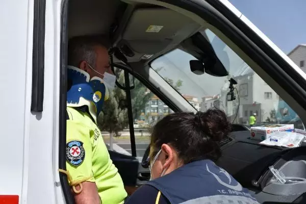AKSARAY DUR İHTARINA UYMAYAN SÜRÜCÜ, OTOMOBİLİYLE POLİS ARACINA ÇARPTI: 1'İ POLİS, 4 YARALI AKSARAY DUR İHTARINA UYMAYAN SÜRÜCÜ, OTOMOBİLİYLE POLİS ARACINA ÇARPTI: 1'İ POLİS, 4 YARALI