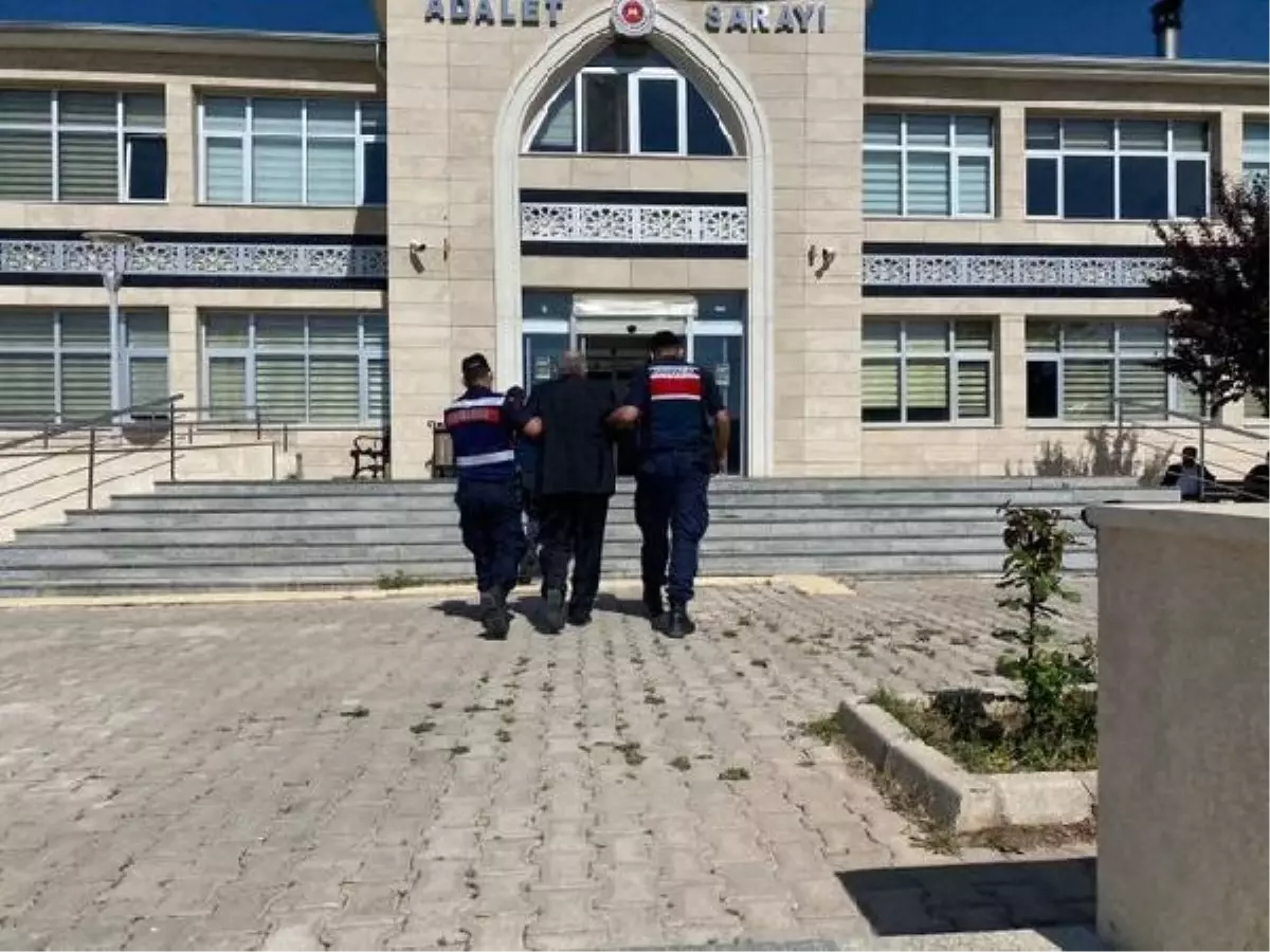 Hakkında 21 yıl hapis cezası bulunan firari noterde yakalandı