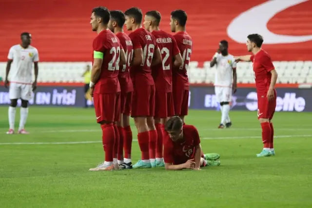 Hazırlık maçı: Türkiye: 0 - Gine: 0 (İlk yarı) Hazırlık maçı: Türkiye: 0 - Gine: 0 (İlk yarı)