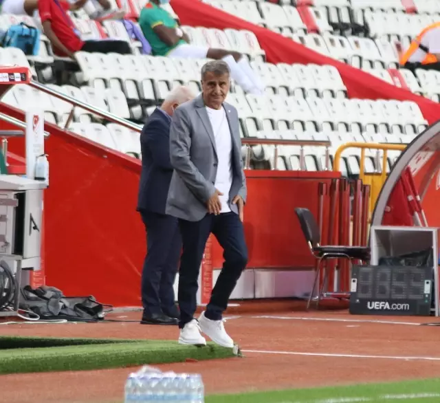 Hazırlık maçı: Türkiye: 0 - Gine: 0 (İlk yarı) Hazırlık maçı: Türkiye: 0 - Gine: 0 (İlk yarı)