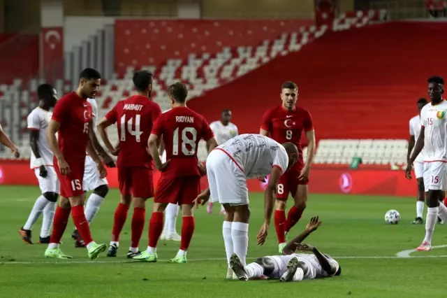 Hazırlık maçı: Türkiye: 0 - Gine: 0 (İlk yarı) Hazırlık maçı: Türkiye: 0 - Gine: 0 (İlk yarı)