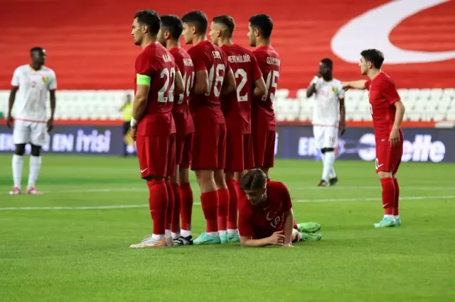 Hazırlık maçı: Türkiye: 0 - Gine: 0 (İlk yarı) Hazırlık maçı: Türkiye: 0 - Gine: 0 (İlk yarı)