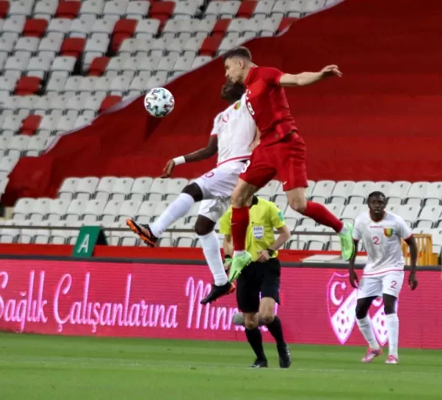 Hazırlık maçı: Türkiye: 0 - Gine: 0 (İlk yarı) Hazırlık maçı: Türkiye: 0 - Gine: 0 (İlk yarı)